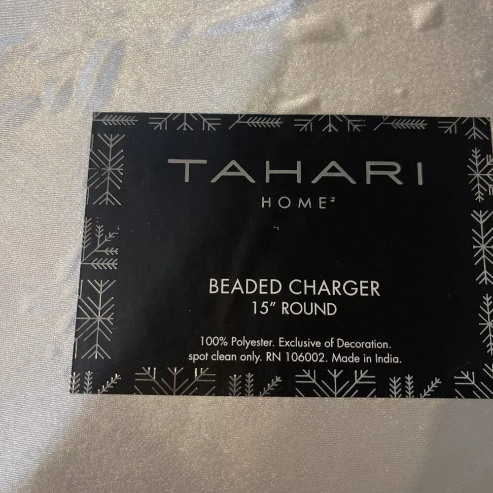 x4 Tahari Christmas Nutcracker Wreath Bow Beaded Placemat Set 15